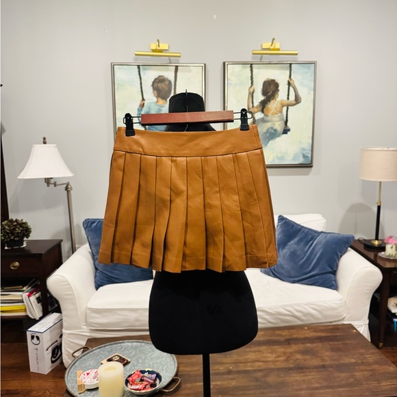 Alice and Olivia NWT SKORT size 2 - Picture 3 of 6